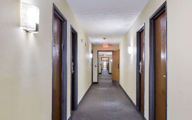 Red Lion Inn & Suites Olathe Kansas City