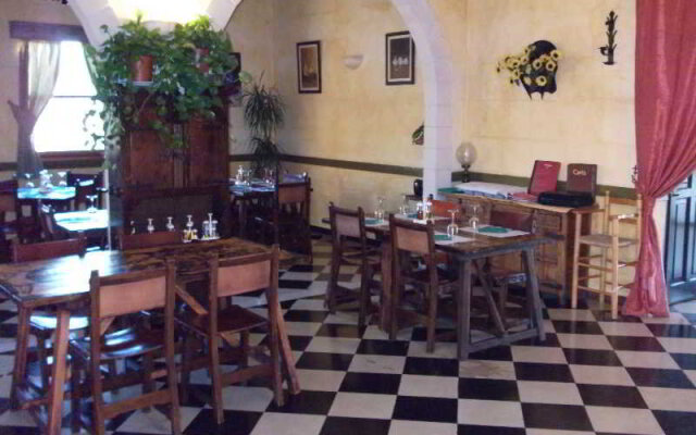 Hostal Castell de Lô