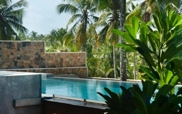 Modern Beach Villa With Roof Terrace