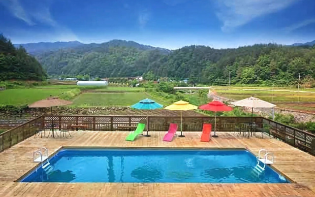 Yangyang hwansangeui seong pension