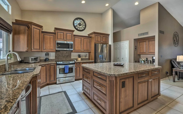 Spacious Scottsdale Home: Pool & Covered Patio