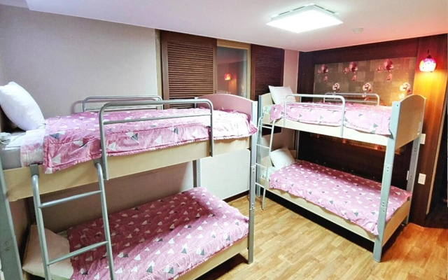 Seogwipo Rich Stay