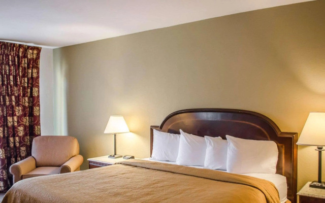 Quality Inn & Suites Pensacola Bayview