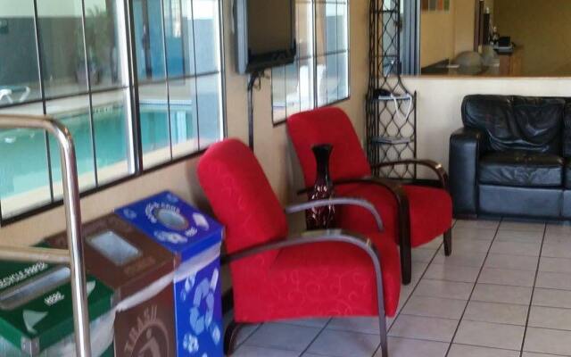 Coratel Inn & Suites by Jasper Park City - Wichita North