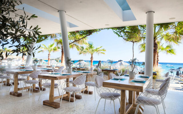 Mykonos Dove Beachfront Hotel