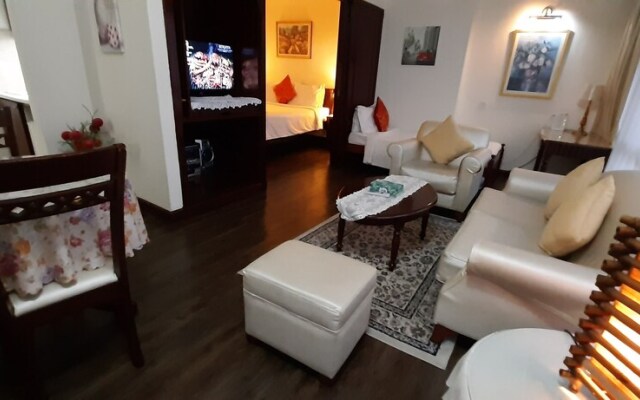 Times Square by Rihanna Service Suite