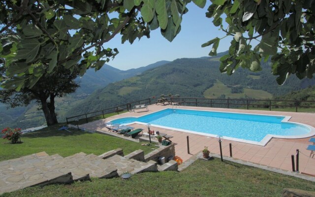 Lovely Holiday home in Apecchio with Pool