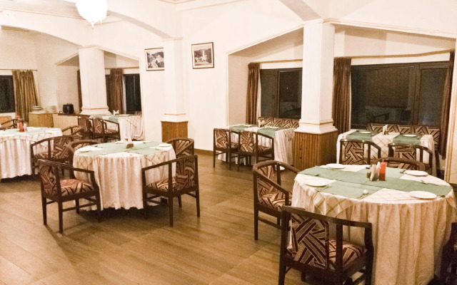 Royal Jardin Whistling Pines Resort