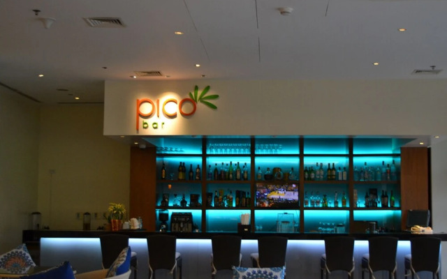 Apartment Carola B 711 at Pico de Loro