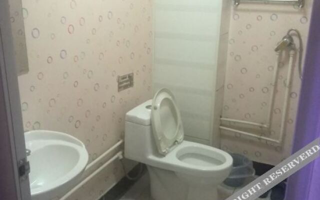 Yuanping Jixiang Hotel