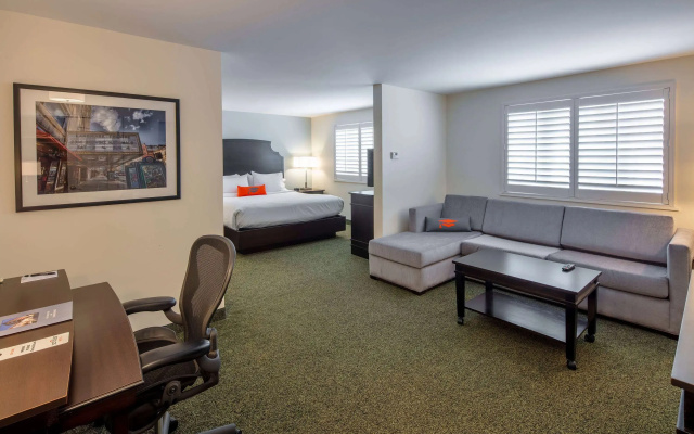 Collegian Hotel & Suites, Trademark Collection by Wyndham - фото 5