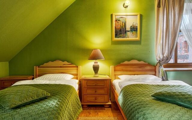 Żabi Dwór - Hotel, Restauracja, Spa