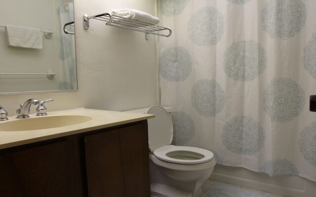 Kona Bali Kai 223 - Oceanfront 2 Bedroom Condo by RedAwning