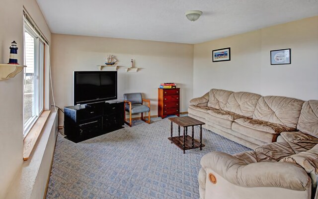 Oceanside Perch 3 Br home by RedAwning