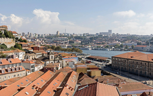 Superb Flat w/ Balcony and AC by LovelyStay