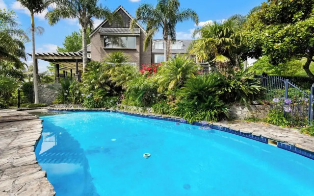 Countryside Zen Estate - Views and Pool