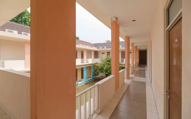 RedDoorz Syariah Plus @ Wisma Bougenville Karawaci