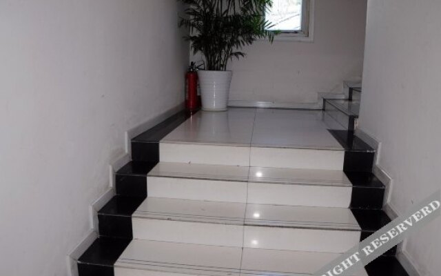 Yihu Hotel