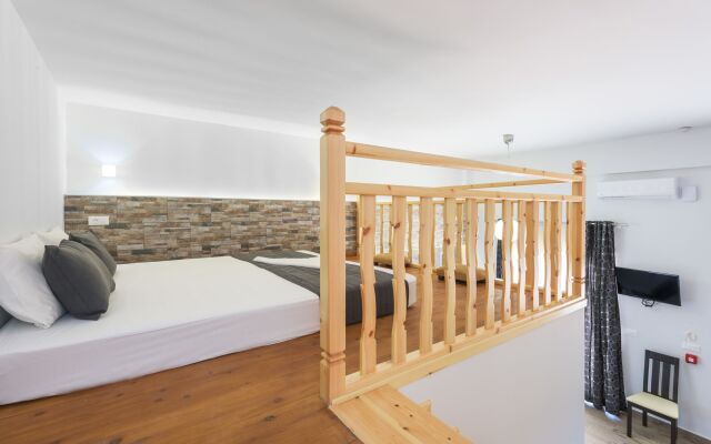 Vlycha Beach Studios & Apartments