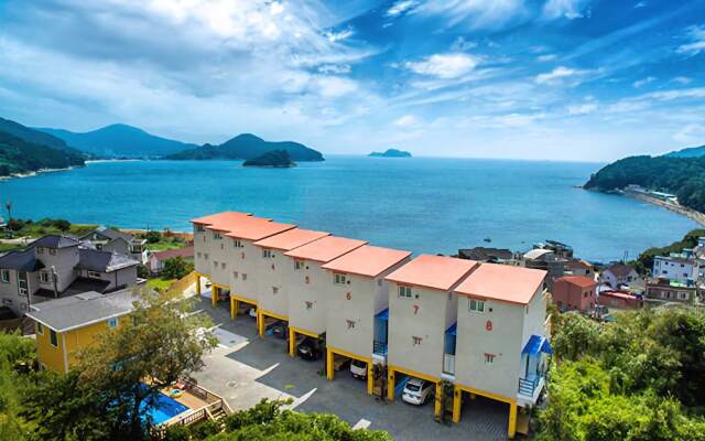 Geoje Monaco Pension