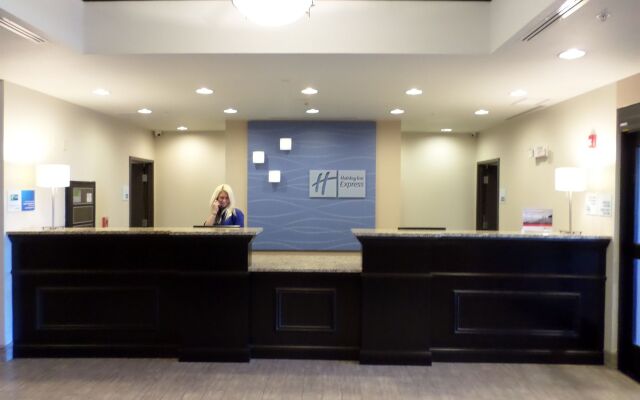 Holiday Inn Express Hotel & Suites Emporia Northwest, an IHG Hotel