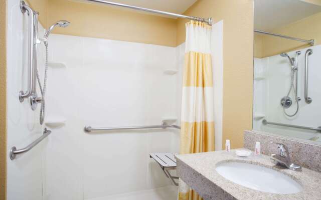 Baymont by Wyndham Madison Heights Detroit Area