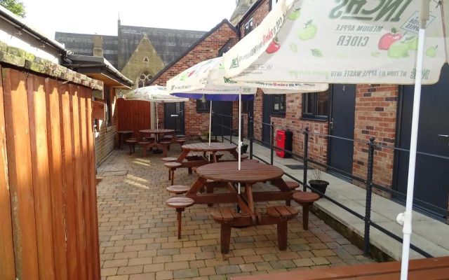 Odddfellows Hotel Bar And Grill