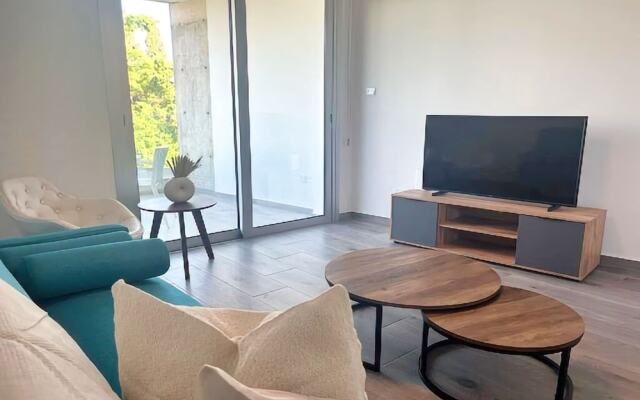 Phaedrus Living Coral Suites Harmony