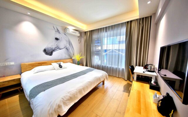 Time Machine Hotel