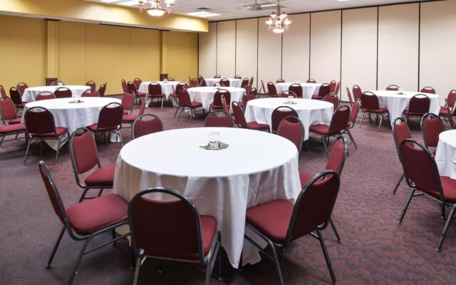 Americas Best Value Inn - Campus View