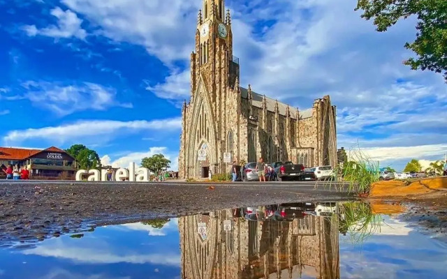 Rua Coberta de Canela @stayhousetemporada