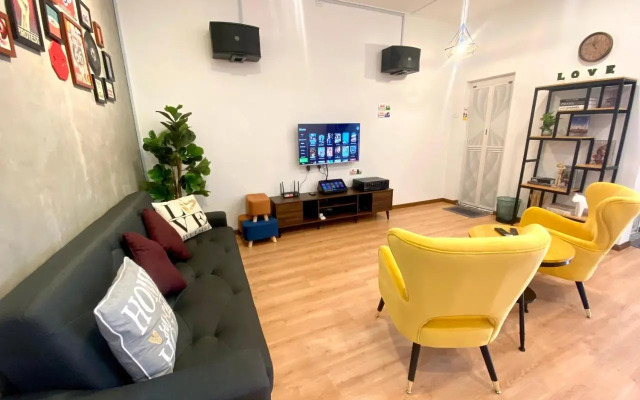 comfy 3-bedrooms with family karaoke Max-10pax