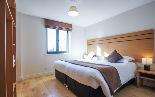 Crompton House Serviced Apartments