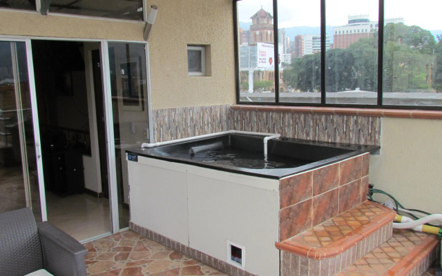 Parque Poblado Apartments