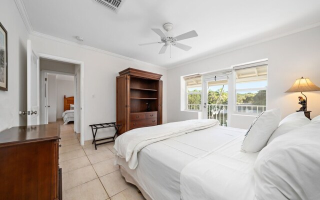 Hut Pointe #6 2 Bedroom Apts