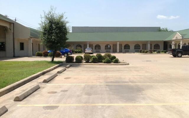 Budget Host, Hempstead Inn