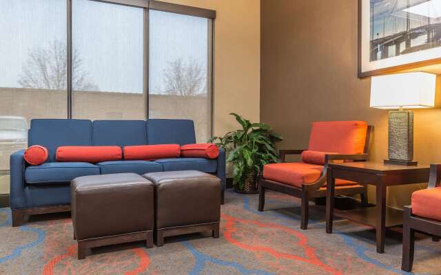 Comfort Inn Alton near I-255