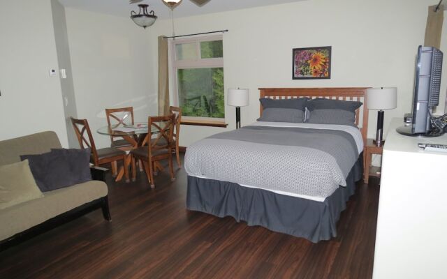 Cobble Wood & Bird Sanctuary Guest Houses