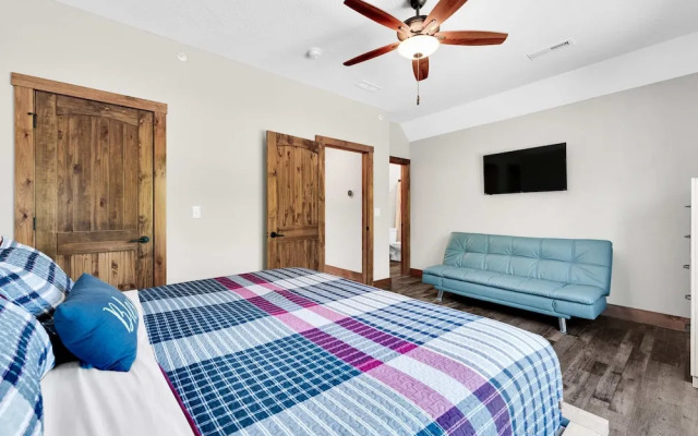 Luxury 7-bedroom Home With Hot Tub Fireplace