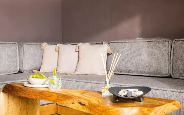 Avaton Suites & Villa Philian Collection