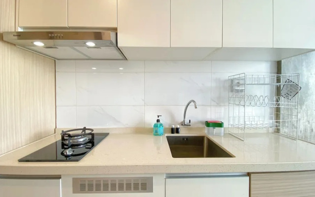 Homey And Clean Studio At Sky House Alam Sutera Apartment