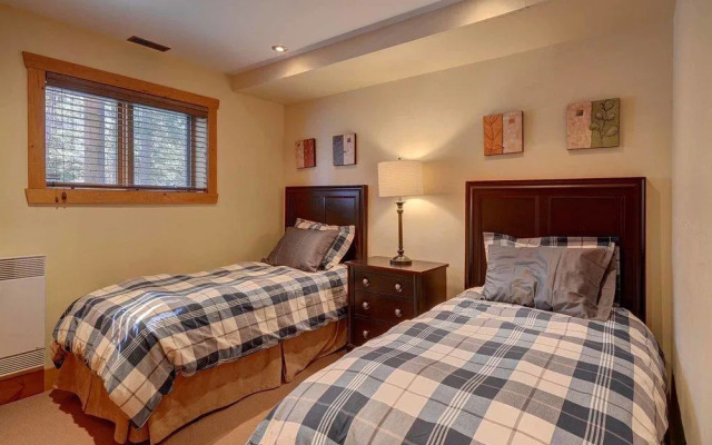 Chalet Nanook of the North