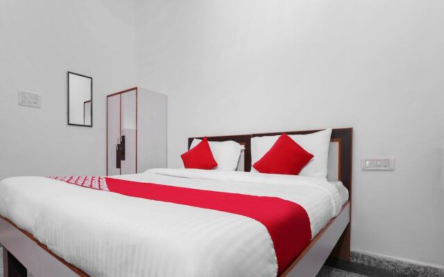 OYO 15243 Hotel Gulab Resort