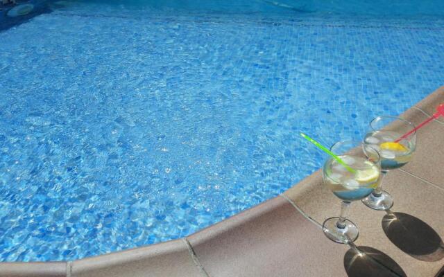 Washingtonia Villa near Sitges