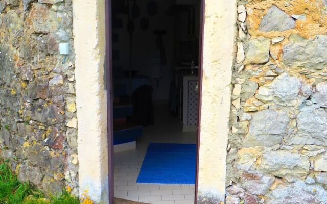 House With one Bedroom in Porto de Mós, With Wonderful Mountain View,