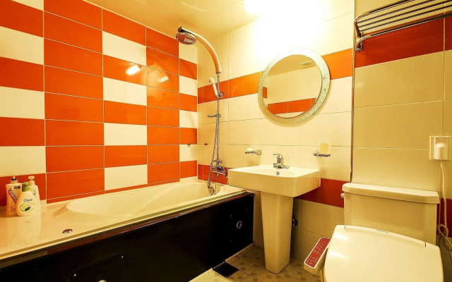 Show Hotel