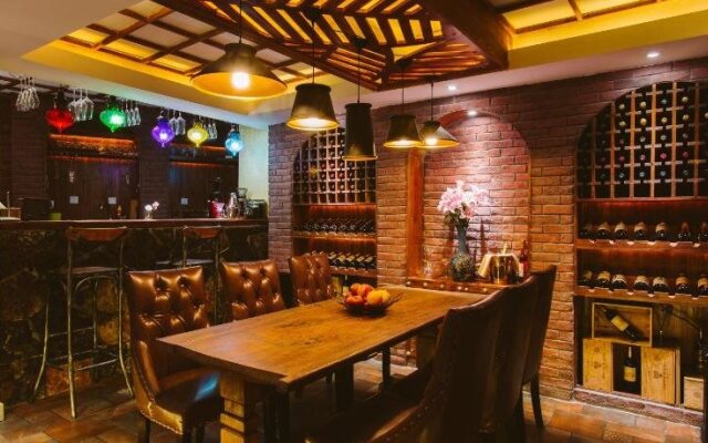 Lijiang Yinyu Inn