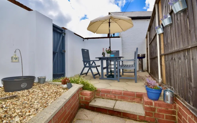 Boat House Located in the Sailing Mecca of Cowes