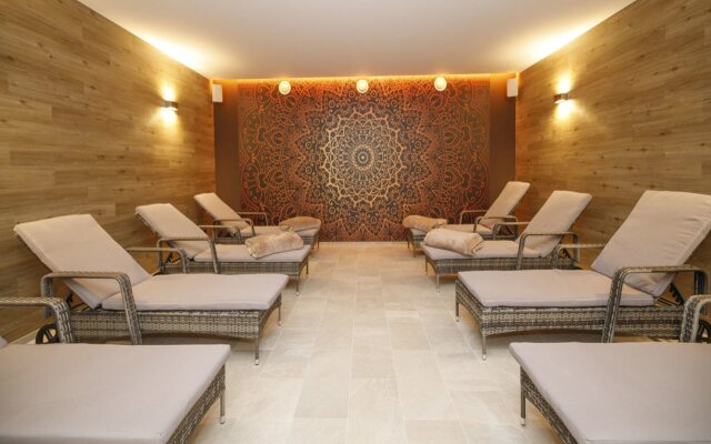 Lazensky Hotel Pyramida I