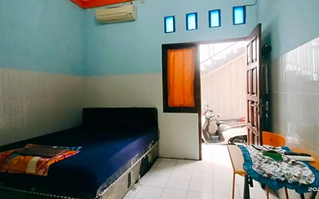 Hotel 77